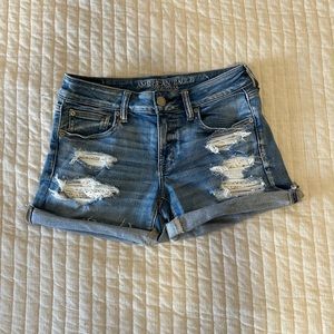 American Eagle women size 8 Jean shorts “midi” with lace pocket detail